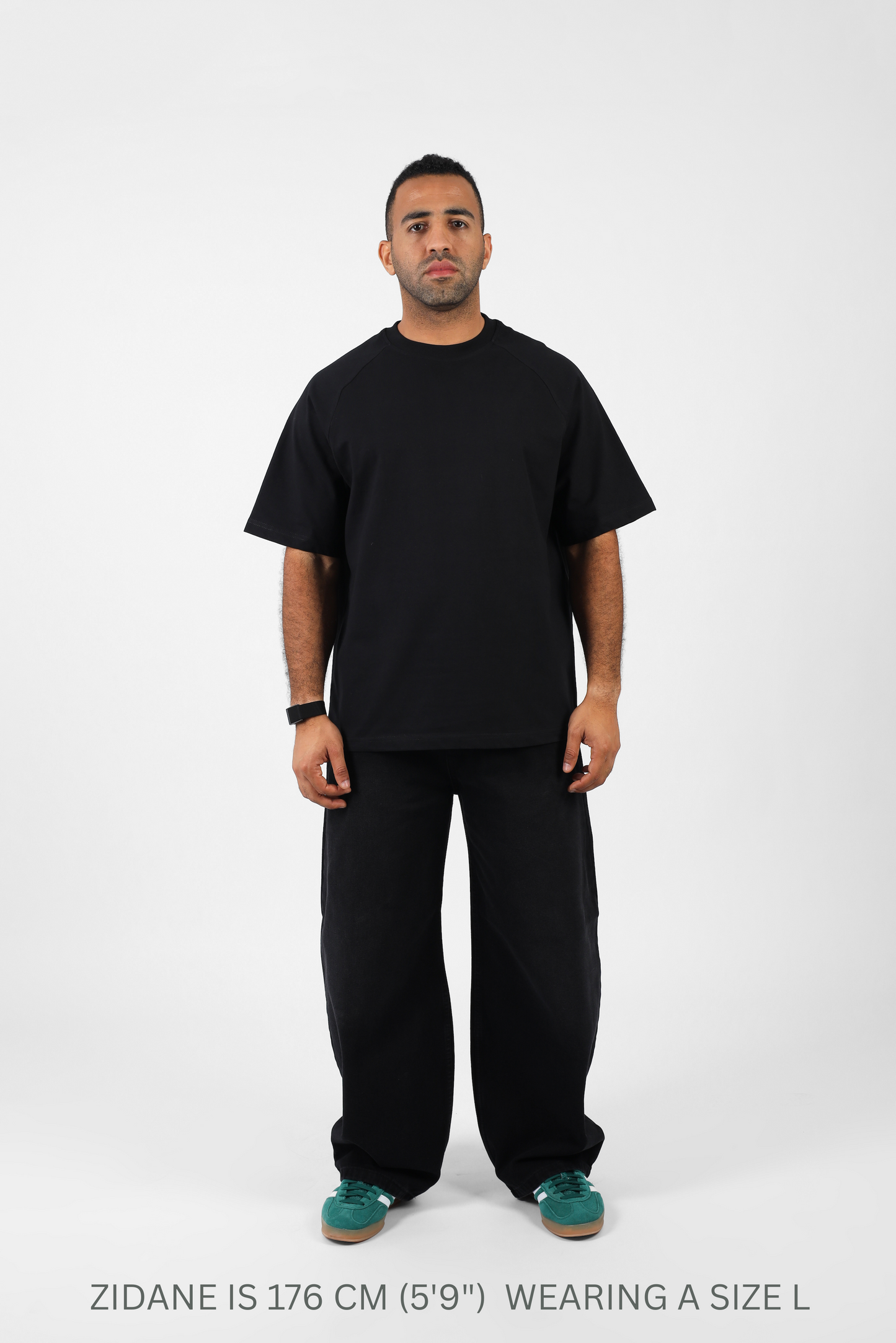 "JET BLACK" - Raglan T-shirt
